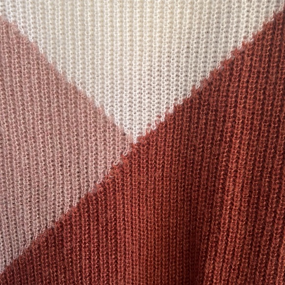 Maurices rust pink and white color block sweater - Picture 2 of 4